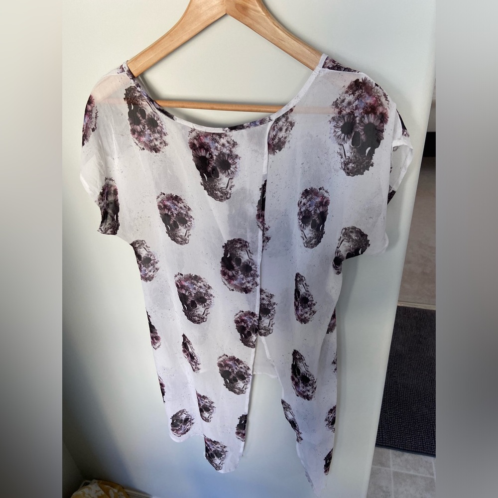 Hot Topic Skull Sheer Split Back Flowy Top